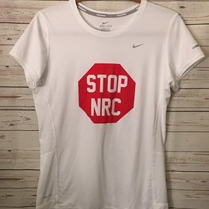 Women’s Nike run club shirt